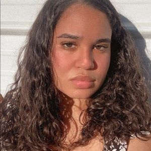 Meet your Posher, Angelique